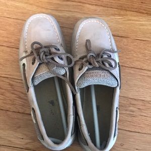 Kids sperry's size 3.